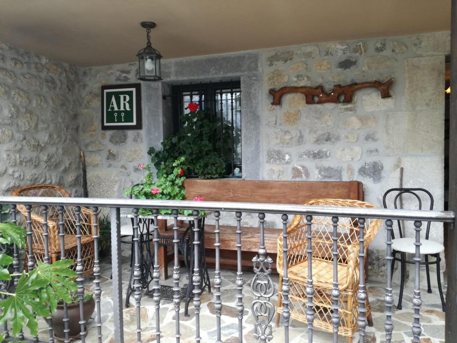 El Portal Del Abuelo Arenas De Cabrales Exterior foto