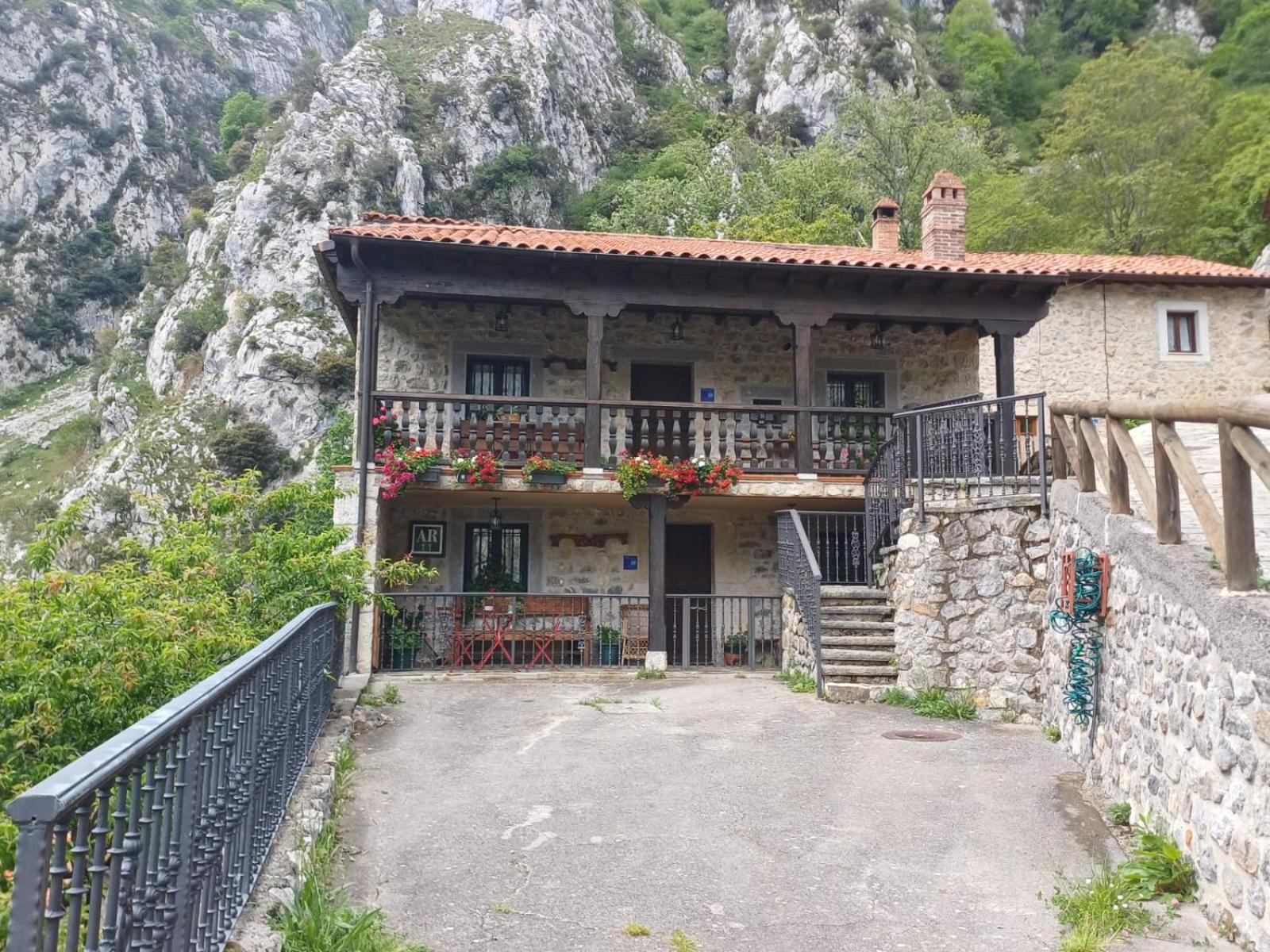 El Portal Del Abuelo Arenas De Cabrales Exterior foto